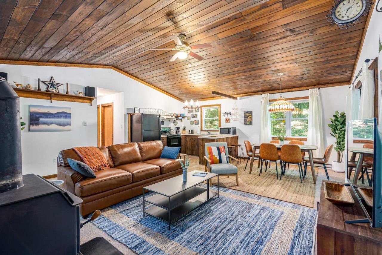 Secluded W Hot Tub, Fire Pit, Deck & Updated Wifi Great Cacapon Exteriér fotografie
